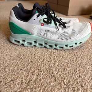 ON cloud Stratus 2 women’s 9.5